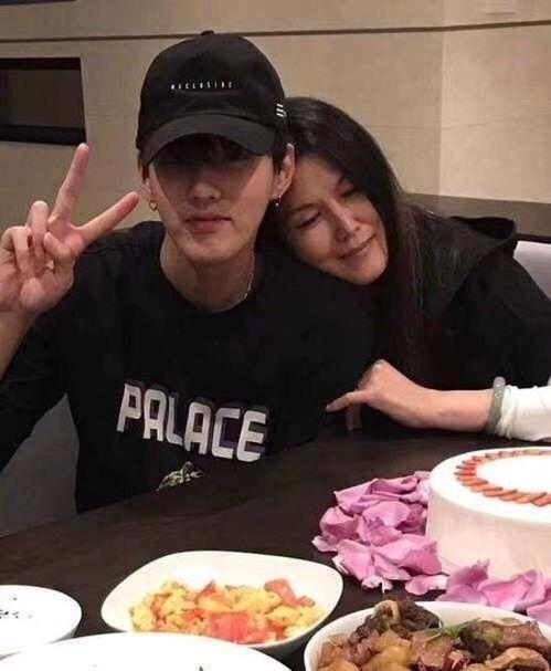 大头爆料表哥视频,大头爆料视频背后的惊人真相 第3张 大头爆料表哥视频,大头爆料视频背后的惊人真相 第3张